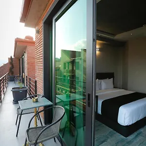 M 1 T Otel