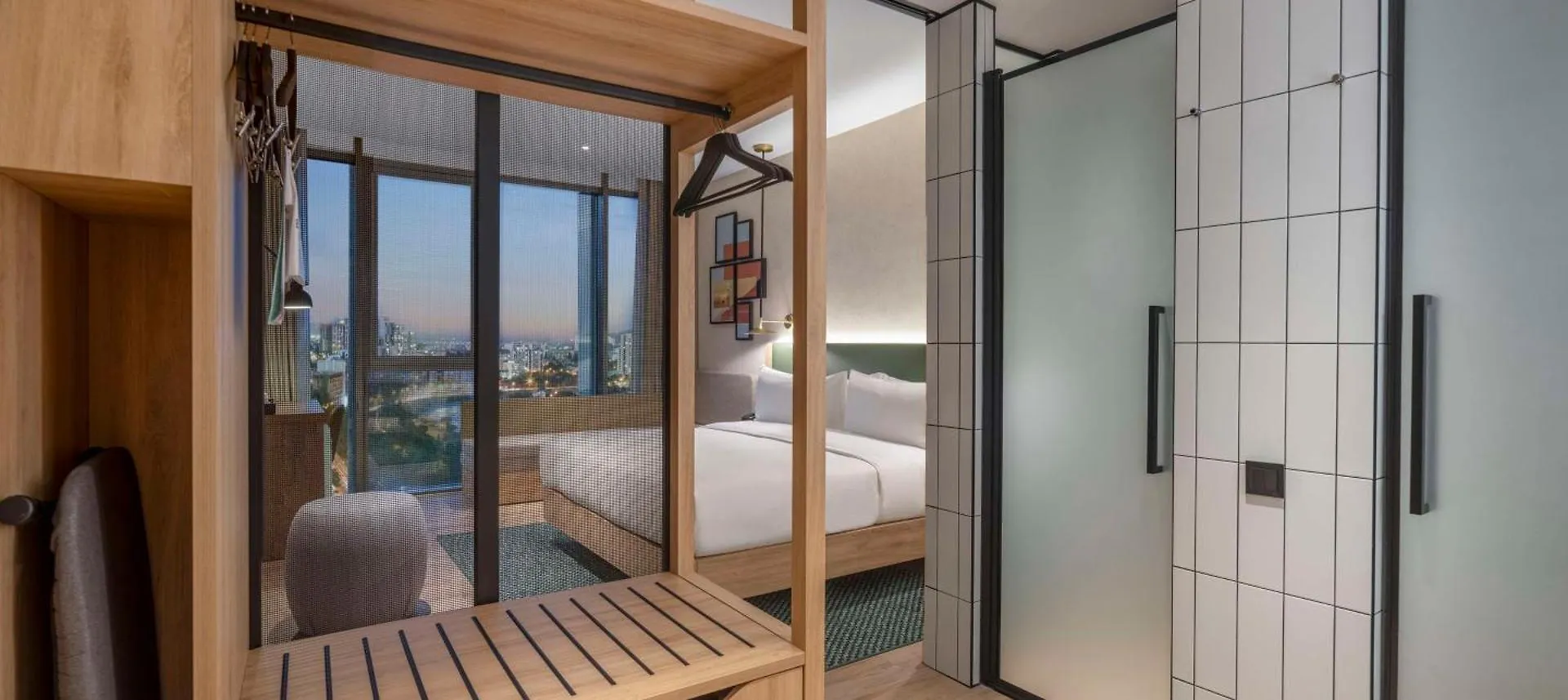 Hilton Garden Inn Tbilisi Riverview 4*,